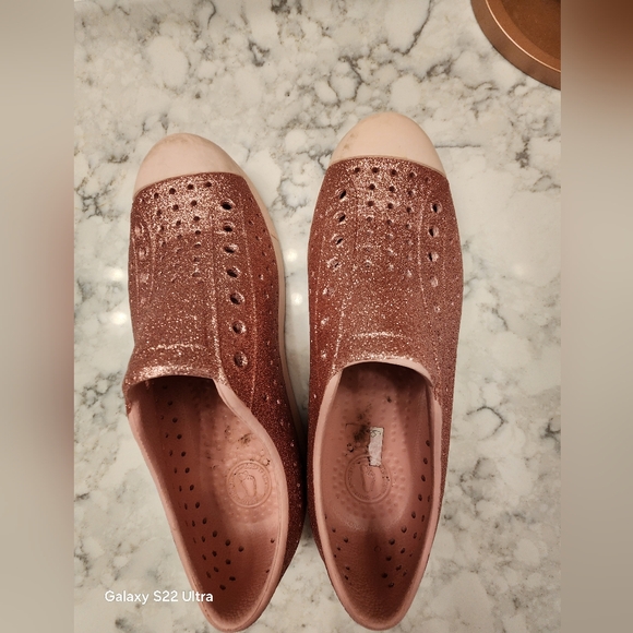 Native Shoes - Picture 2 of 4